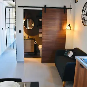  Apartment Chic Penthouse Industrial-style
