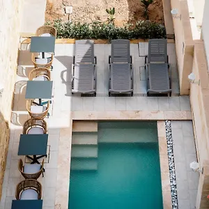 By Zzzing Mosta