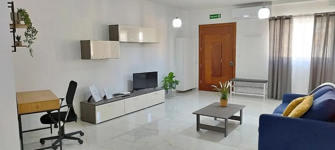 Stylish And Spacious Apartment In Centre Of Malta Mosta 0*,