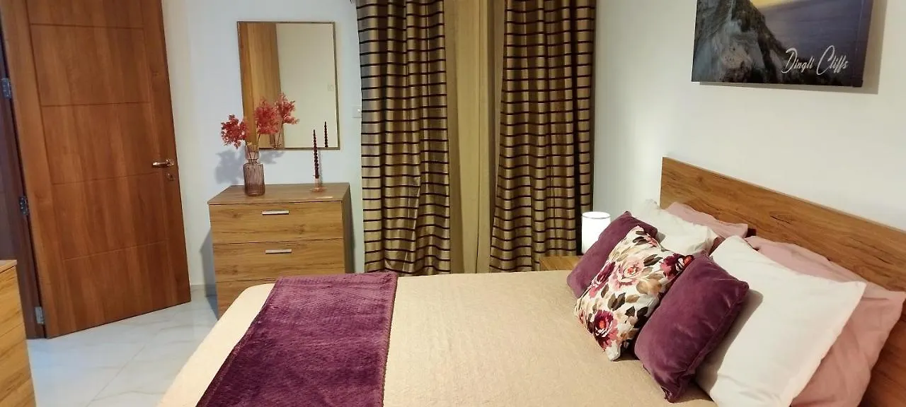 Stylish And Spacious Apartment In Centre Of Malta Mosta